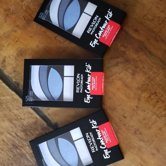 3/$15 😄 REVLON PHOTO READY EYE CONTOUR KIT - Picture 1 of 3